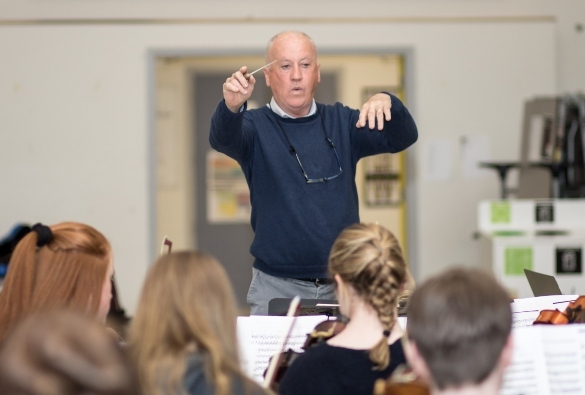 James Cavanagh in rehearsal with Symphonic Waves Youth Orchestra © Cormac McMahon.