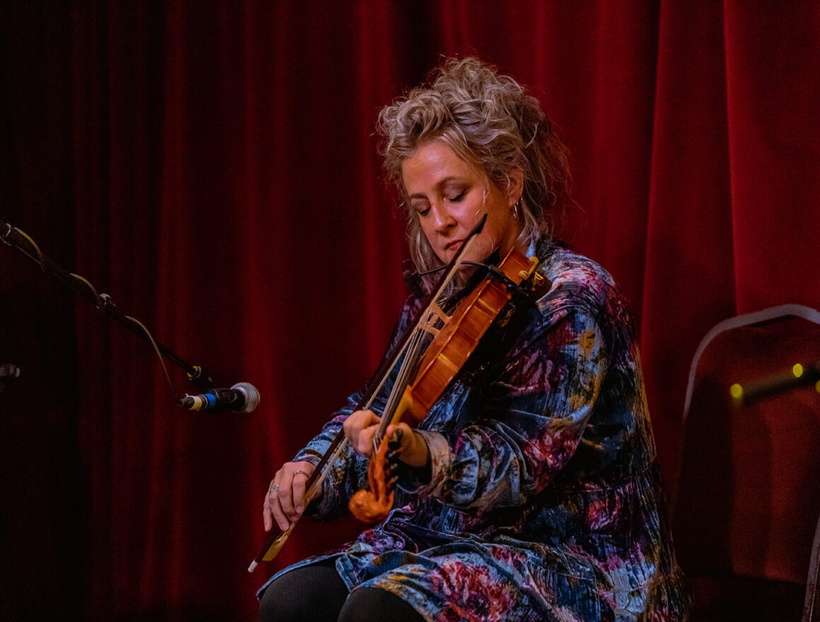 Liz Knowles photographed by Robert Flanagan during the concert in The Sugar Club