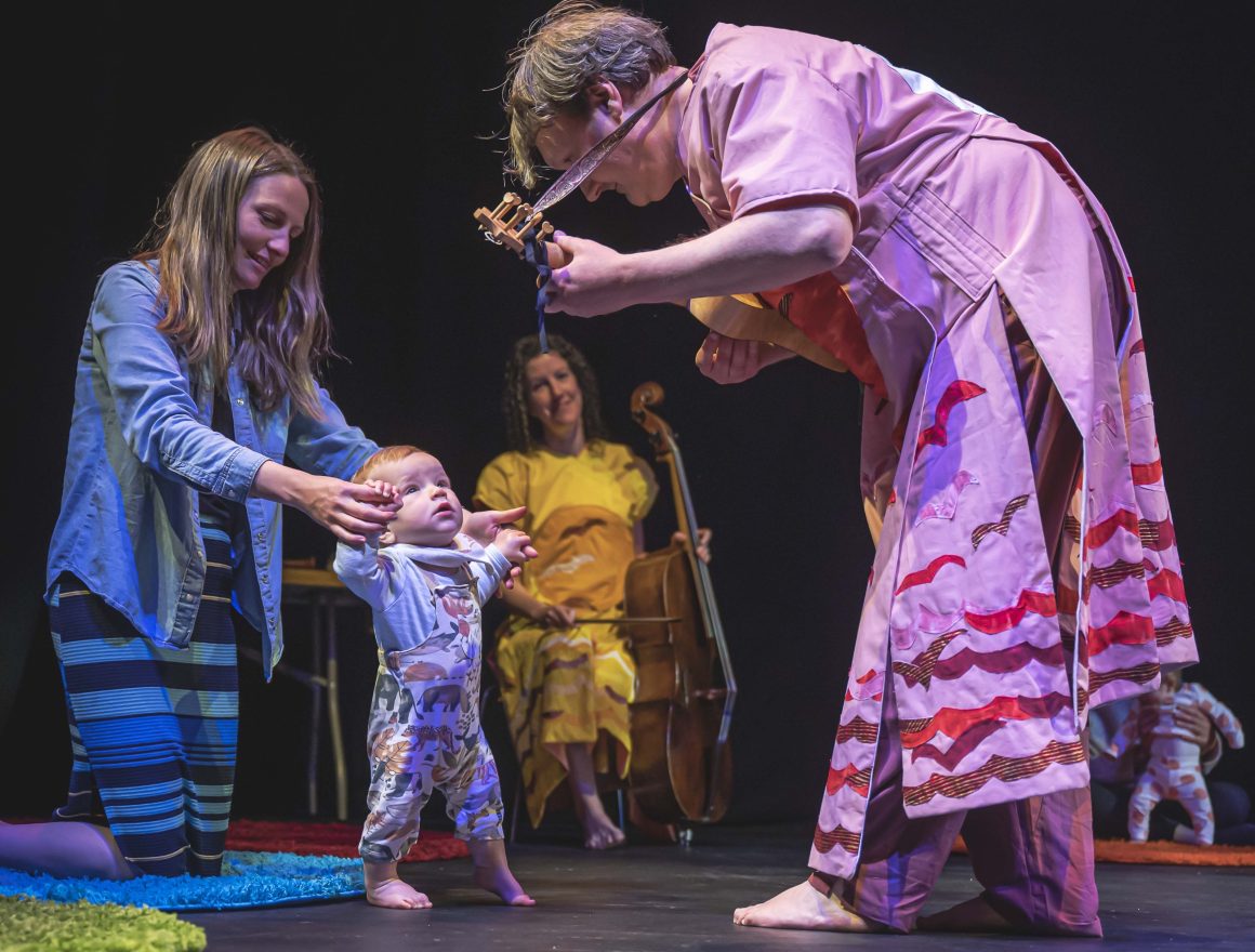 Baby Loves Music Web 8284