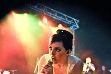 Julie Feeney Live 2 by Ruth Medjber LOW RES