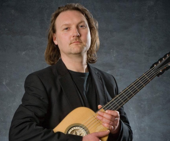 Hi res Eamon Sweeney image